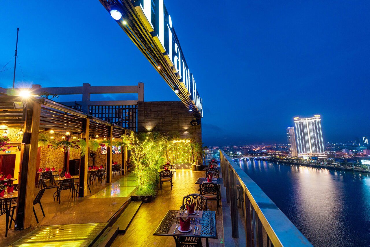 Nhà hàng view sông Hàn Đà Nẵng lãng mạn