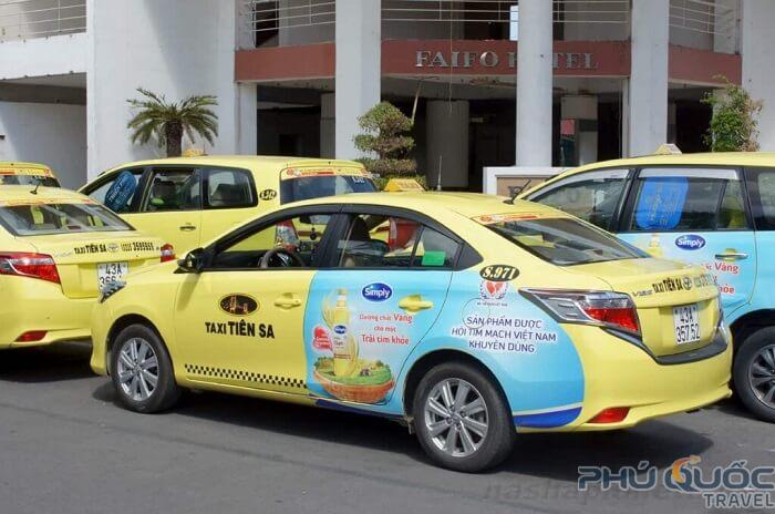 Xe taxi đi lâu đài Mặt Trăng Bà Nà Hills