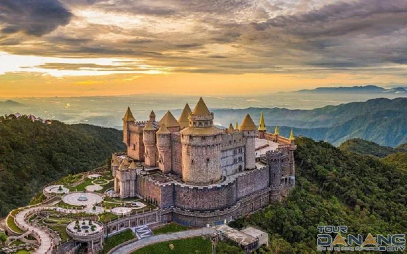 Lâu đài Mặt Trăng Bà Nà Hills có gì hấp dẫn?