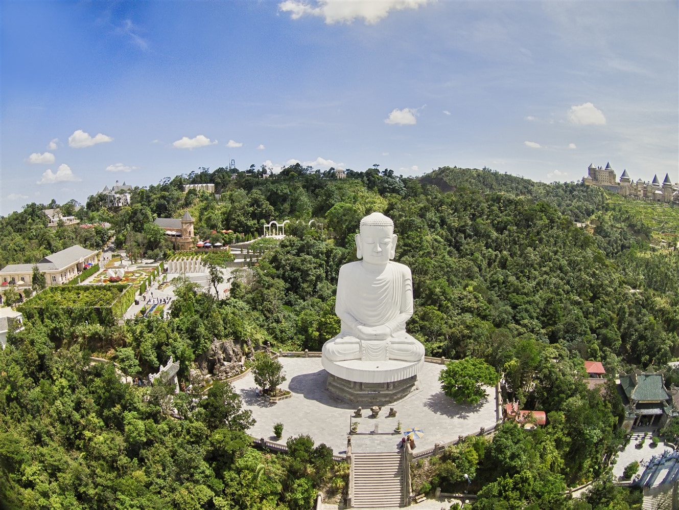 Tượng Phật Thích Ca tại Bà Nà Hills có gì đặc biệt?