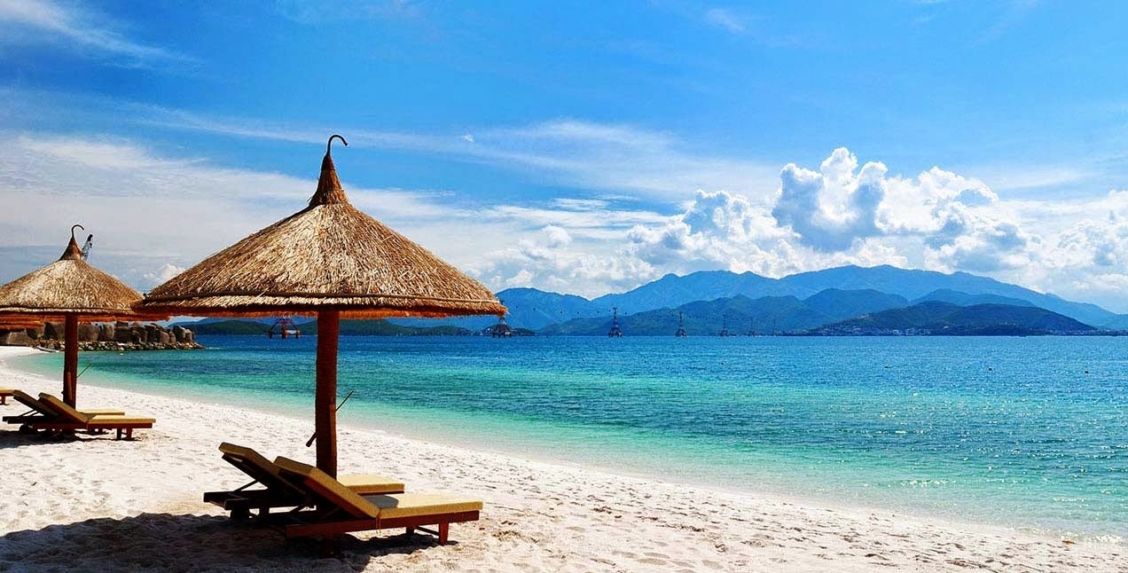 Bãi biển Phạm Văn Đồng: vị trí, hoạt động và kinh nghiệm