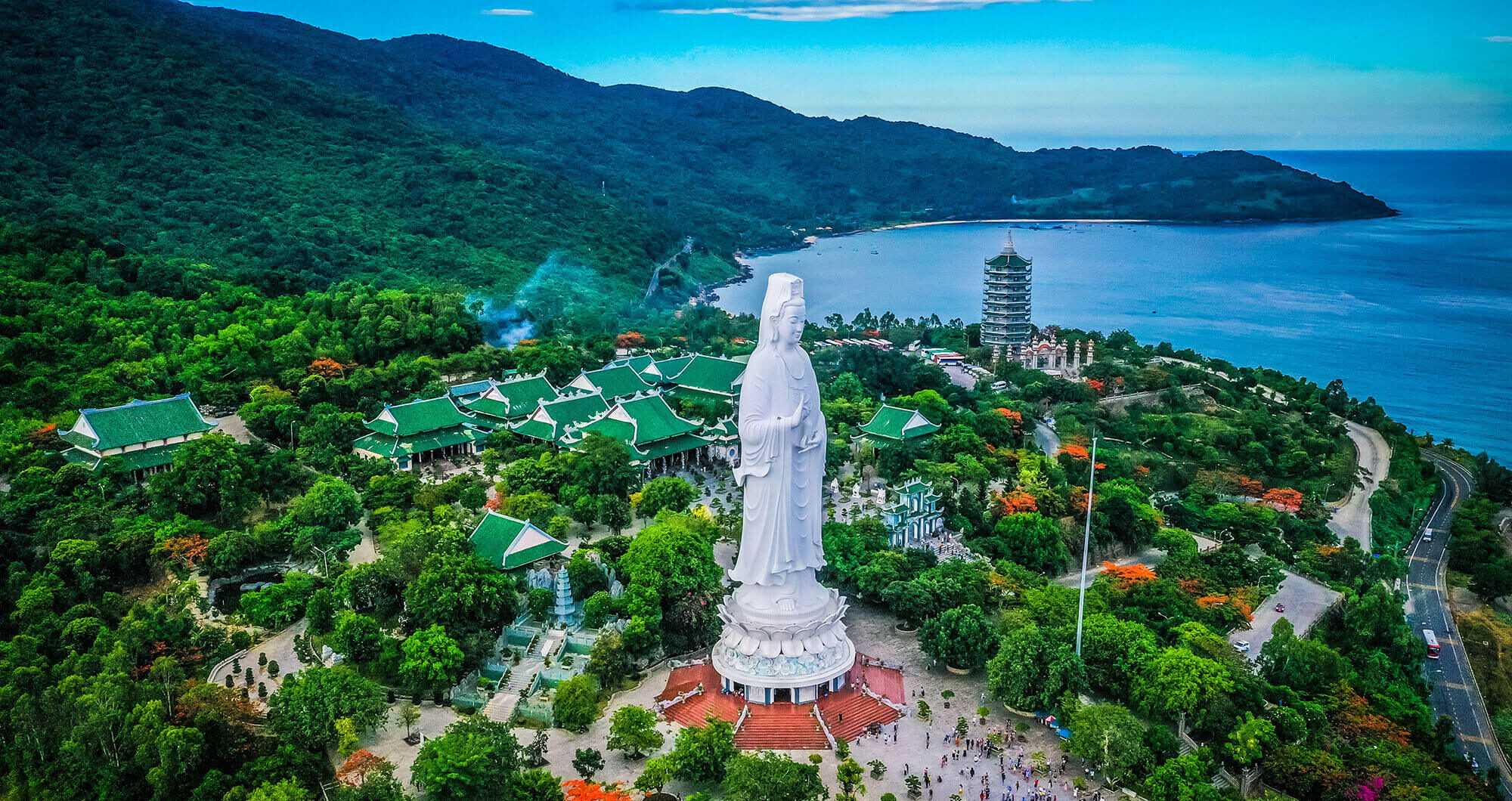 Combo khách sạn, vé máy bay và tour Đà Nẵng có tiết kiệm không?
