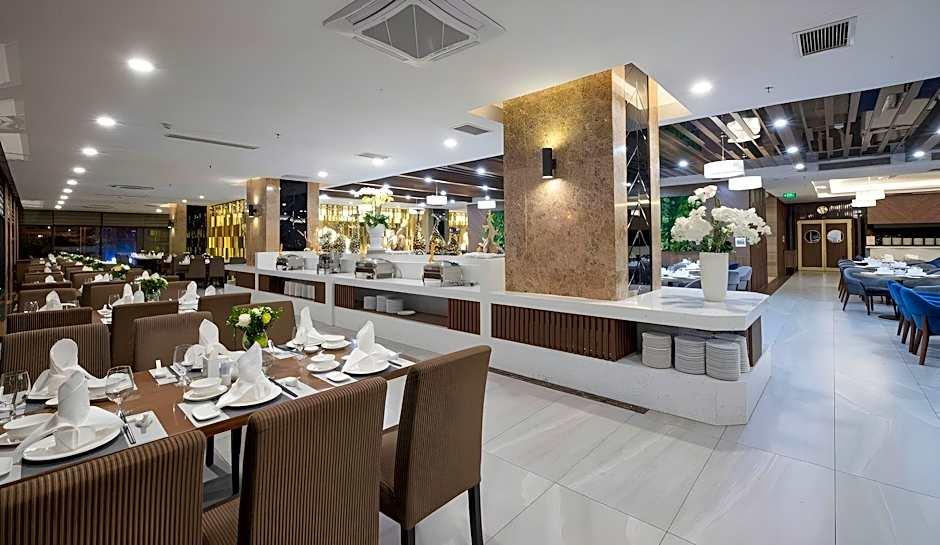 Combo khách sạn, vé máy bay và tour Đà Nẵng có tiết kiệm không?
