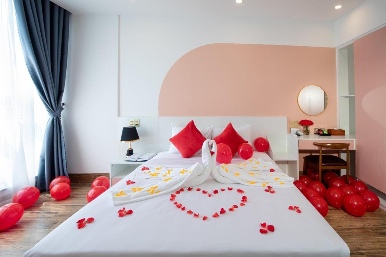 FIRST Studio Hotel Da Nang với phòng có bếp tiện nghi