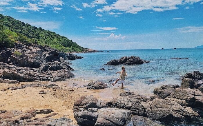Ghềnh Bàng Đà Nẵng: kinh nghiệm trekking và lặn ngắm san hô