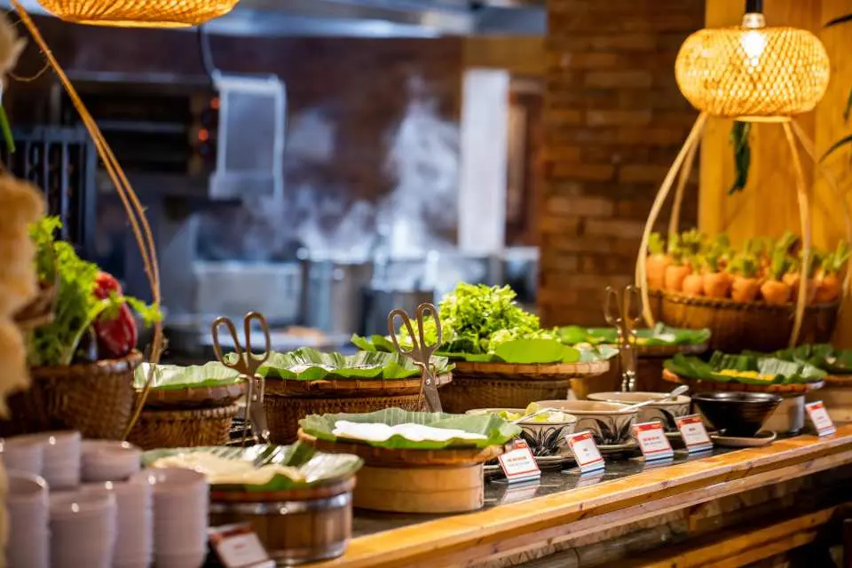 Giá buffet Bà Nà Hills và kinh nghiệm mua vé