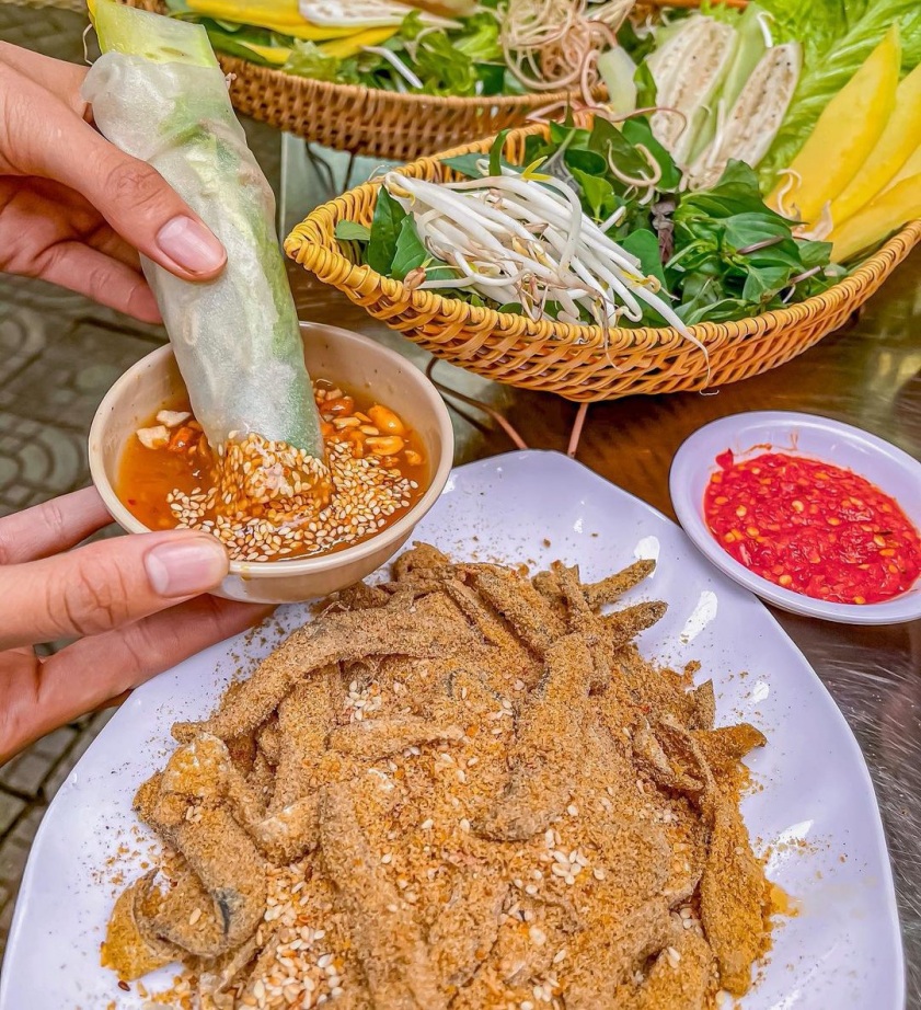 Gỏi cá Nam Ô Đà Nẵng quán ngon và cách ăn đúng điệu