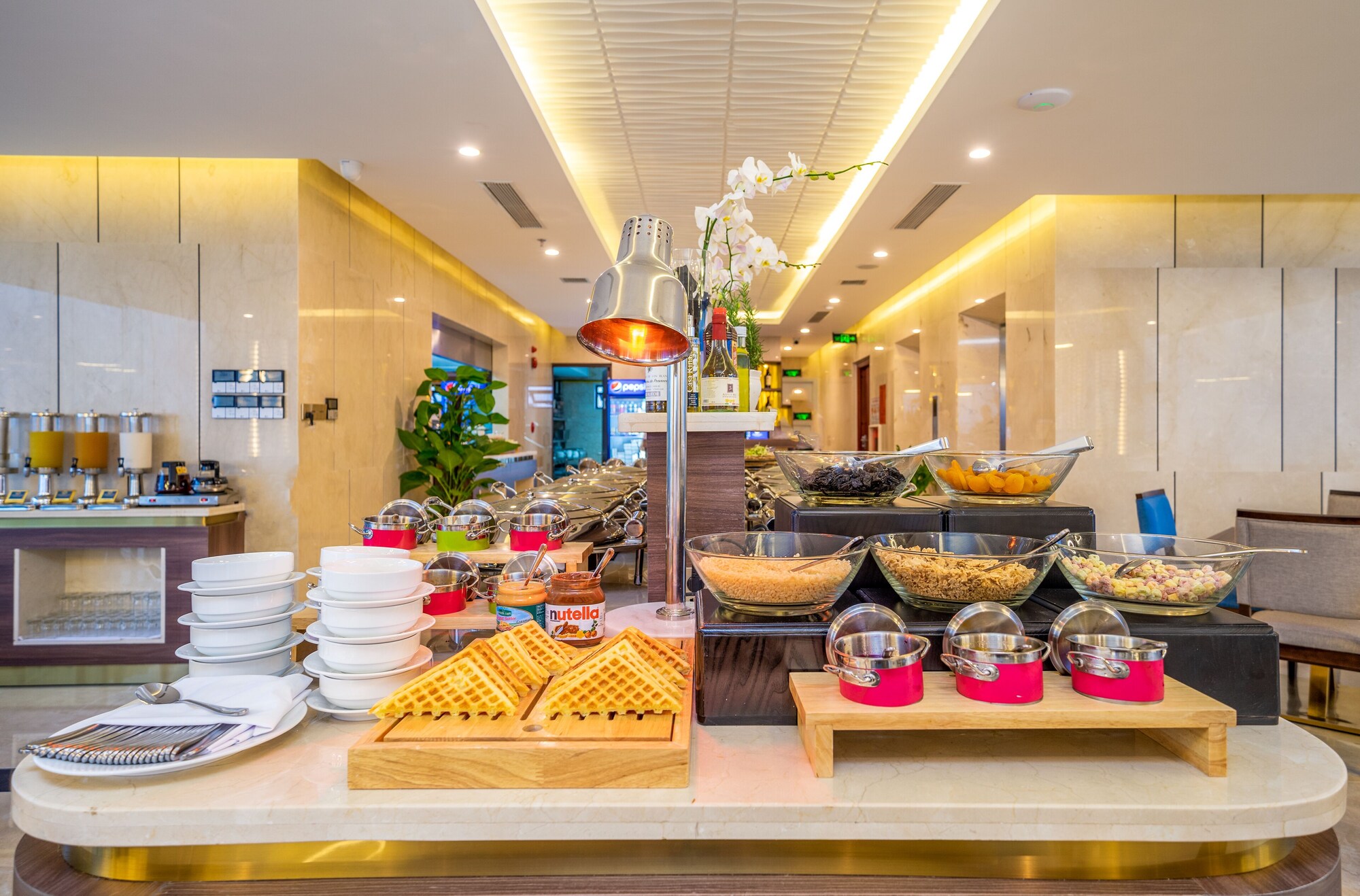 Gold Plaza Hotel Da Nang khách sạn gần phố đi bộ