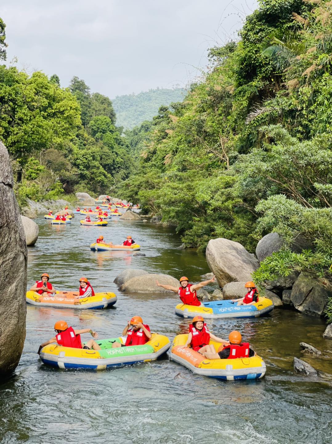 Hòa Phú Thành Đà Nẵng: giá vé và trải nghiệm trượt thác