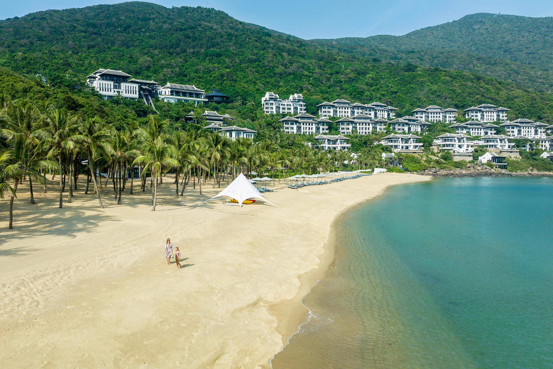 Khách sạn Đà Nẵng có bãi biển riêng