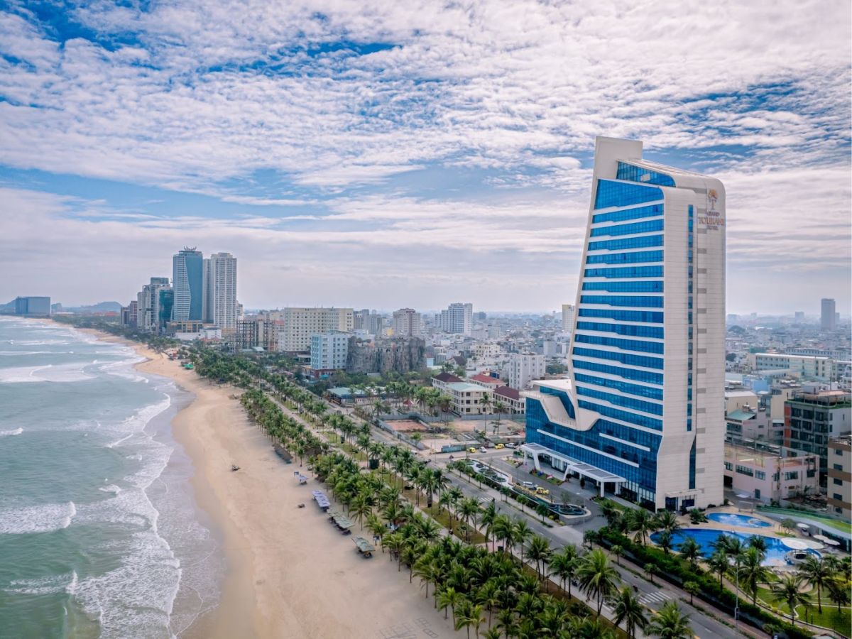Khách sạn Đà Nẵng có bãi biển riêng