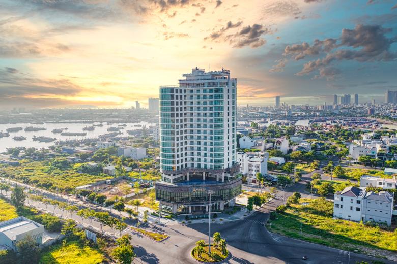 Khách sạn Mường Thanh Luxury Sông Hàn giữa trung tâm Đà Nẵng