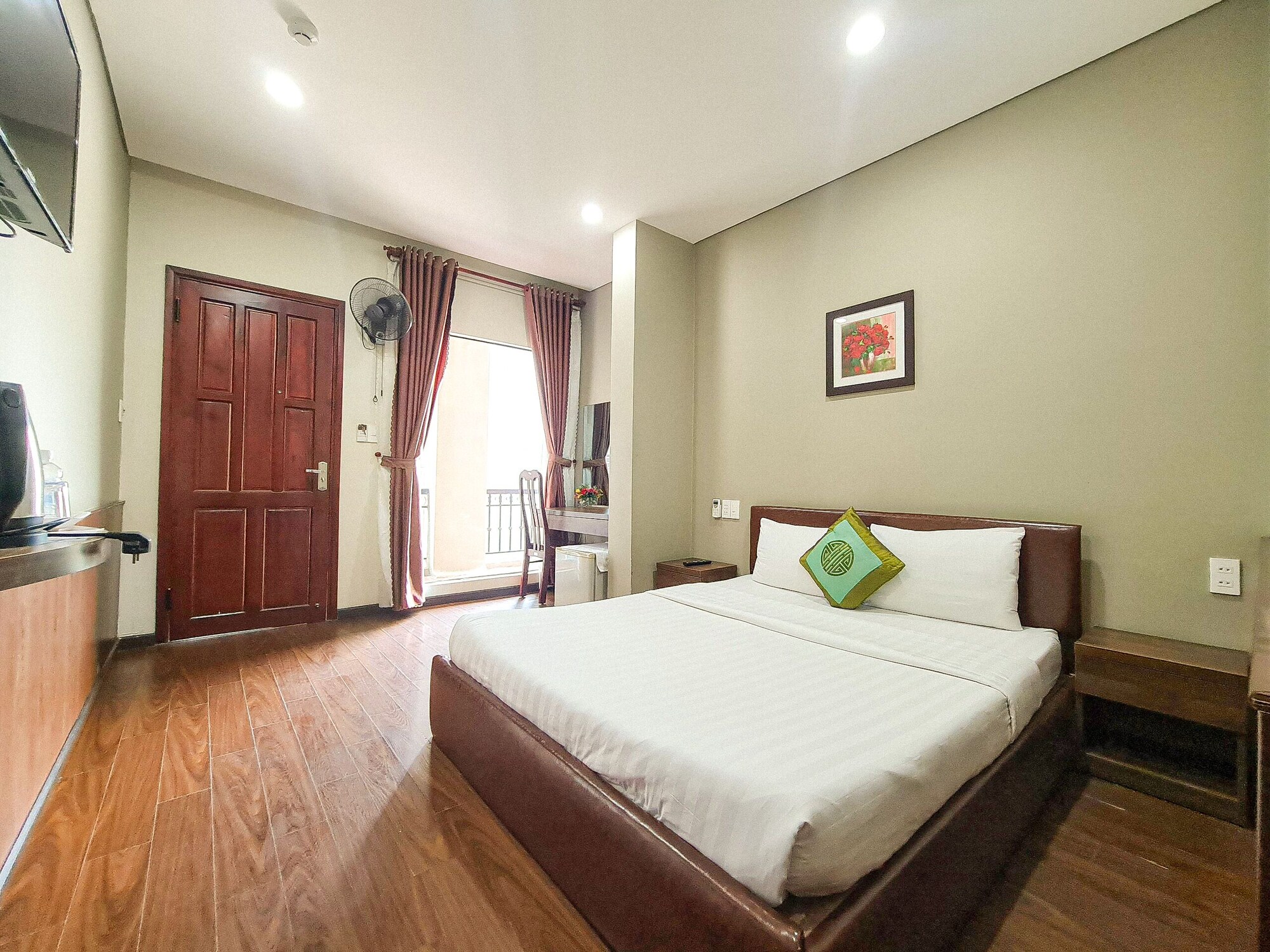Khách sạn Quán Quân gần sân bay Đà Nẵng