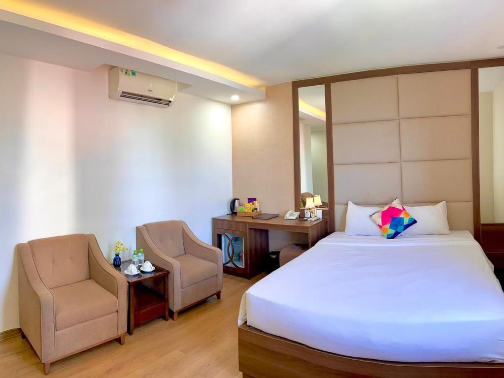 Khách sạn view sông Hàn ngắm Cầu Rồng đẹp