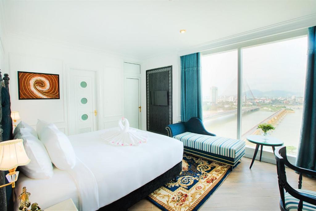 Khách sạn view sông Hàn ngắm Cầu Rồng đẹp