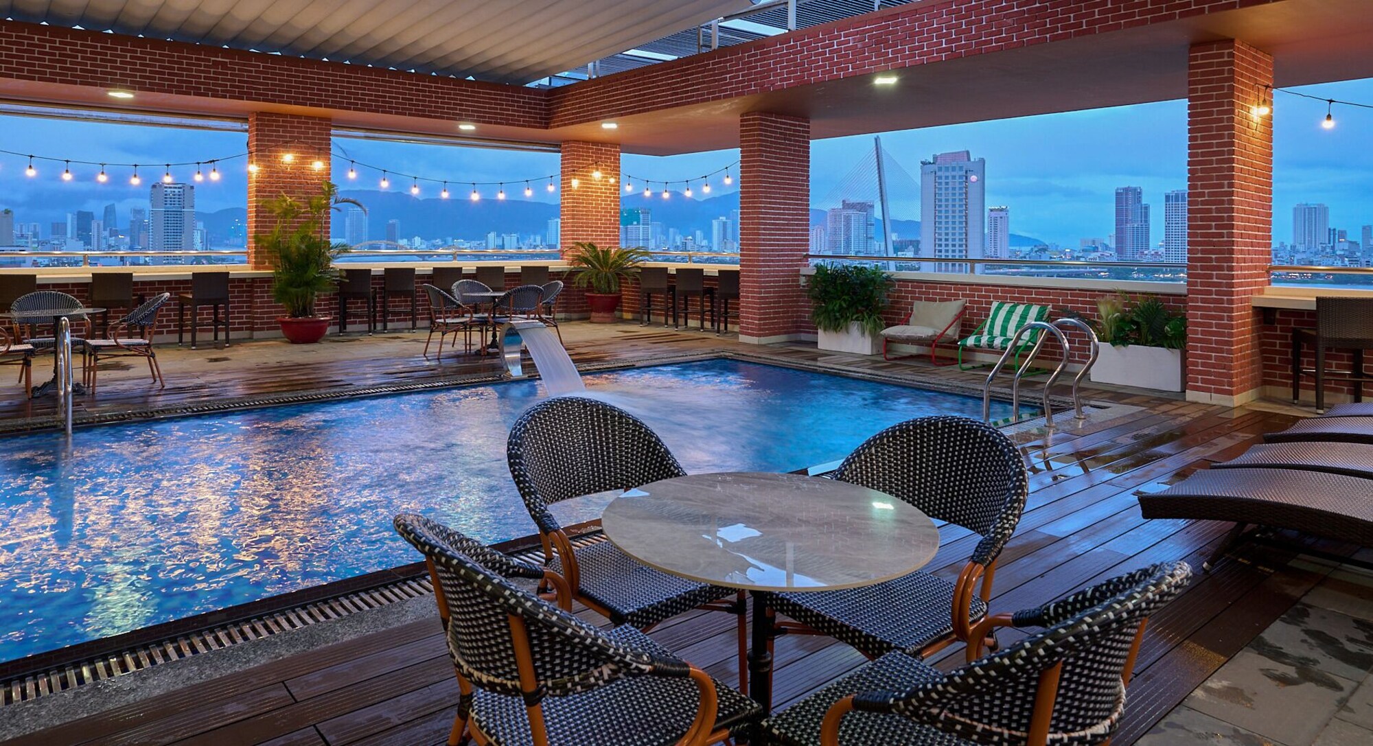 LAMANGA Hotel & Suites khách sạn hiện đại bên sông Hàn