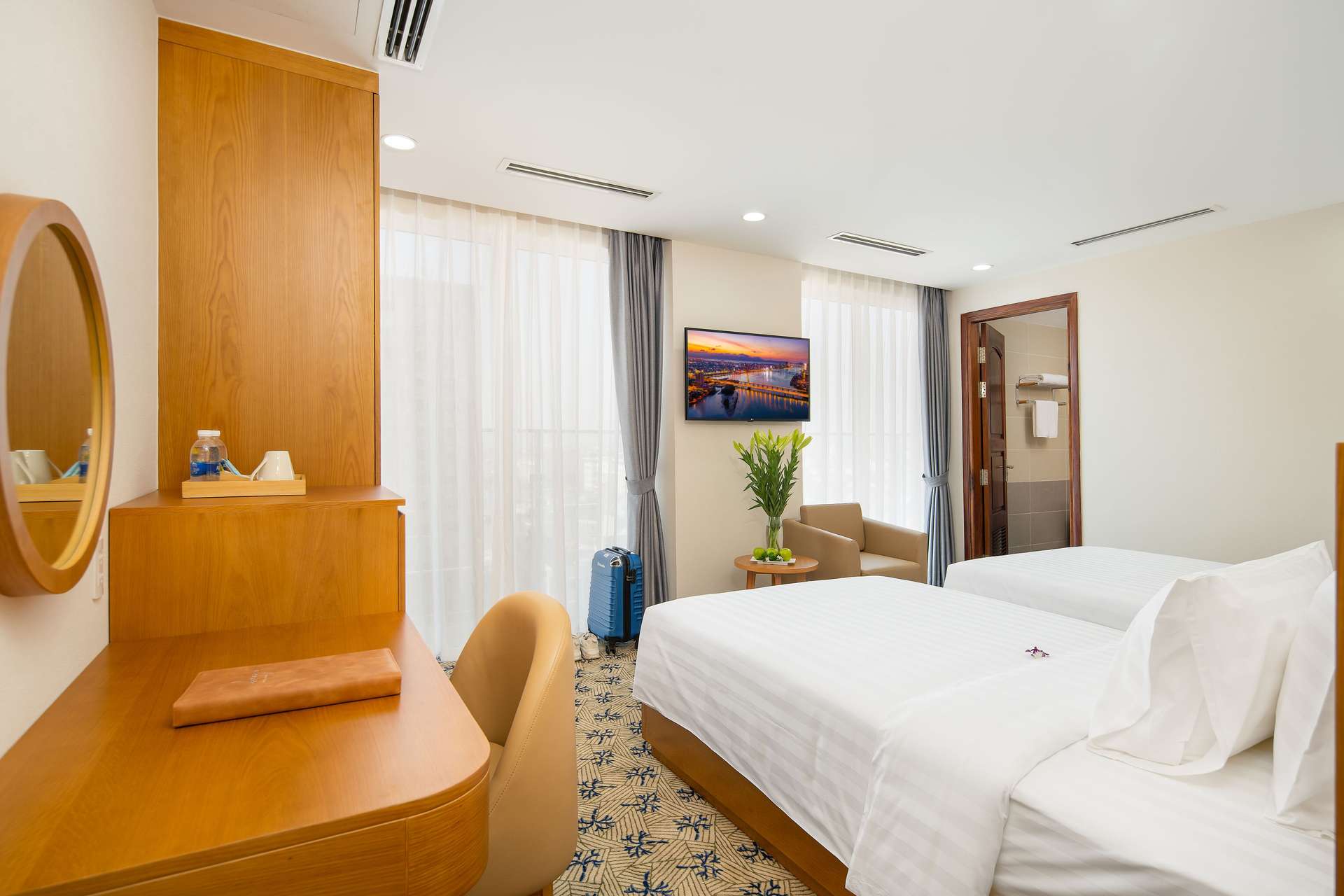LAMANGA Hotel & Suites khách sạn hiện đại bên sông Hàn