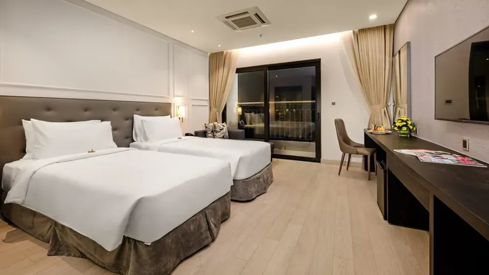 Nên ở khách sạn gần biển hay trung tâm Đà Nẵng?