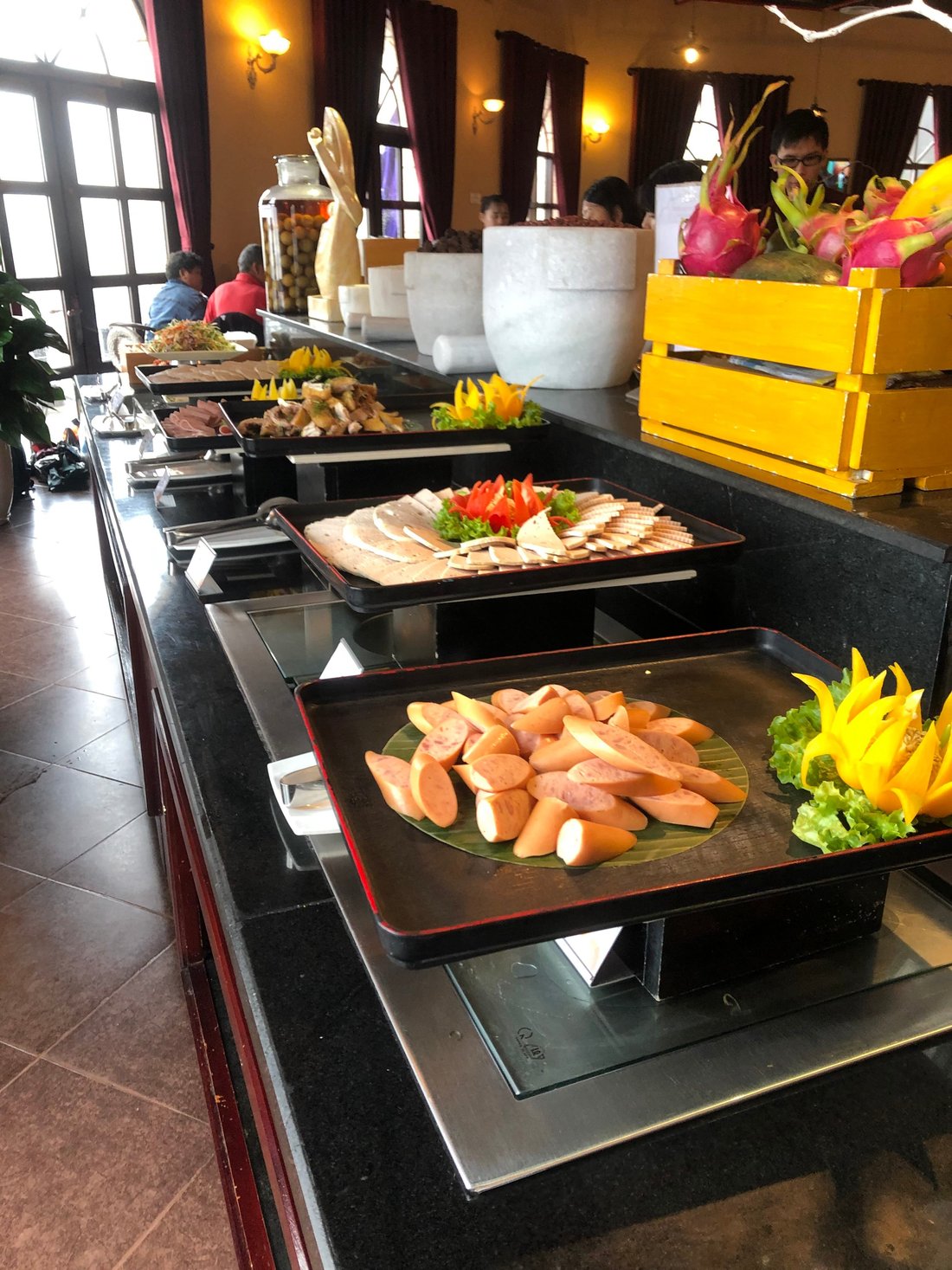 Nhà hàng La Lavande Bà Nà Hills: thực đơn và không gian