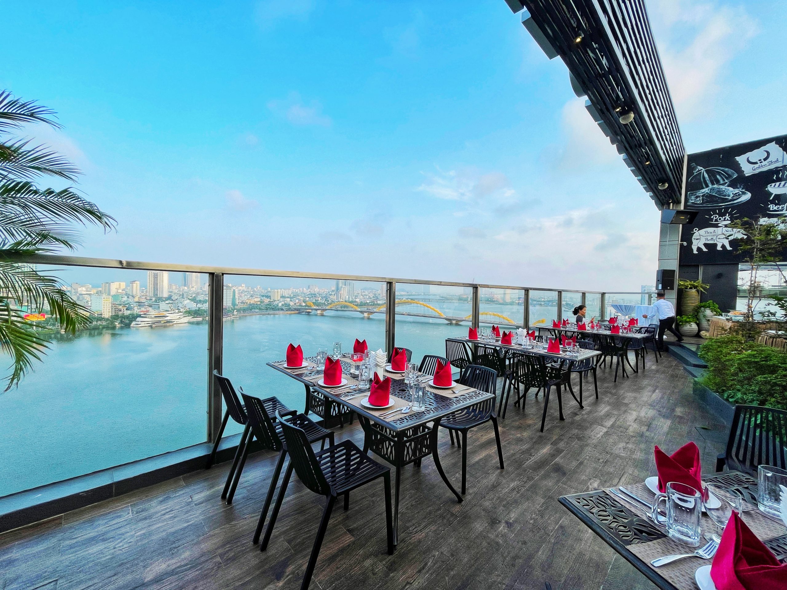 Nhà hàng view sông Hàn Đà Nẵng lãng mạn
