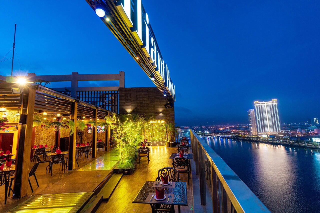Nhà hàng view sông Hàn Đà Nẵng lãng mạn