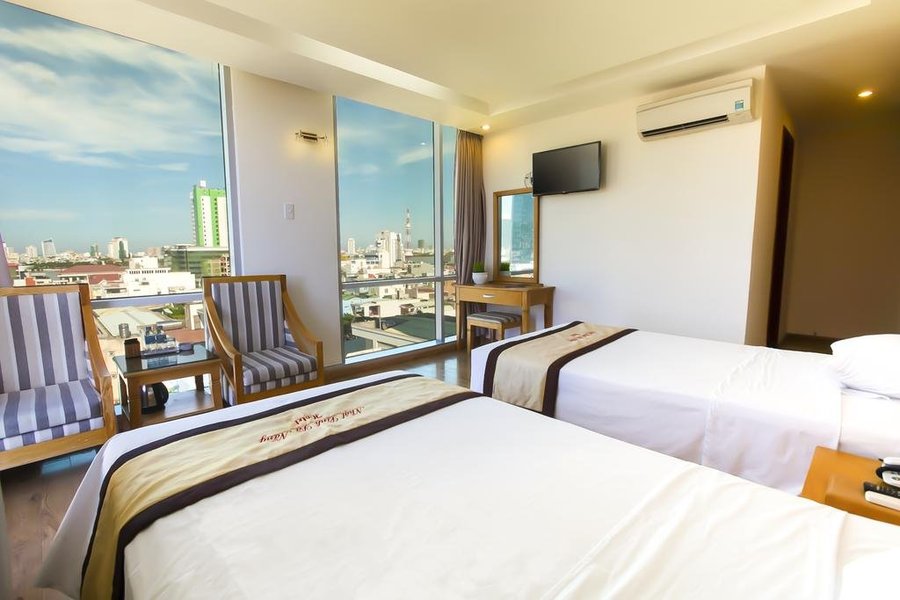 Nhat Linh Hotel & Suites Da Nang chi tiết từ vị trí đến phòng nghỉ