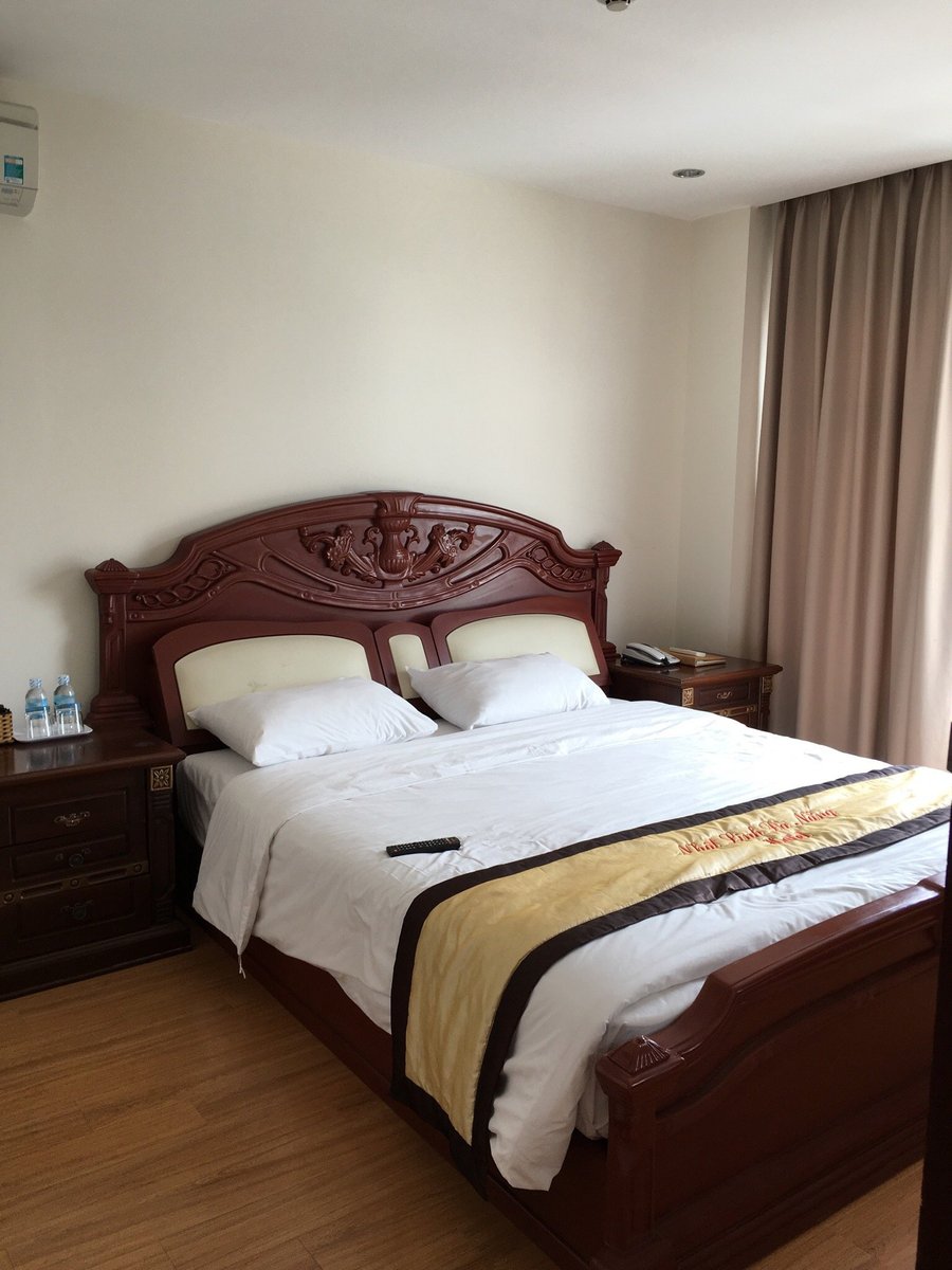 Nhat Linh Hotel & Suites Da Nang chi tiết từ vị trí đến phòng nghỉ