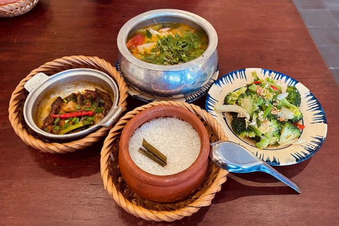 Quán ăn ngon gần biển Mỹ Khê từ sáng đến tối