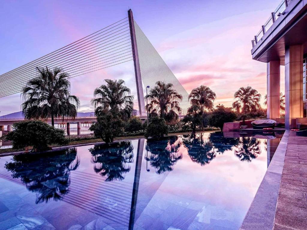 Review Grand Mercure Đà Nẵng chi tiết từ phòng nghỉ đến dịch vụ