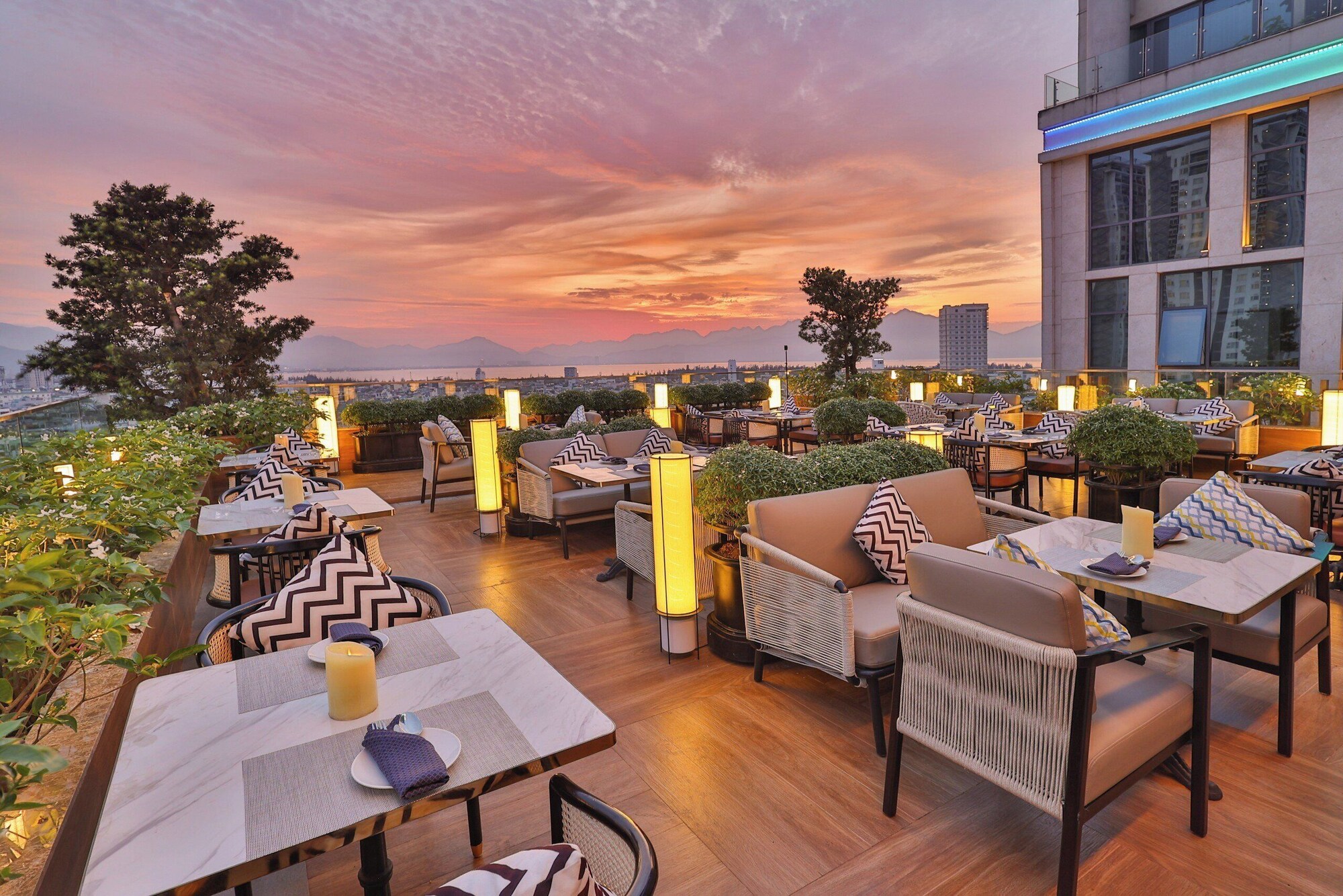 Review Orient Hotel Đà Nẵng chi tiết từ phòng nghỉ đến tiện ích