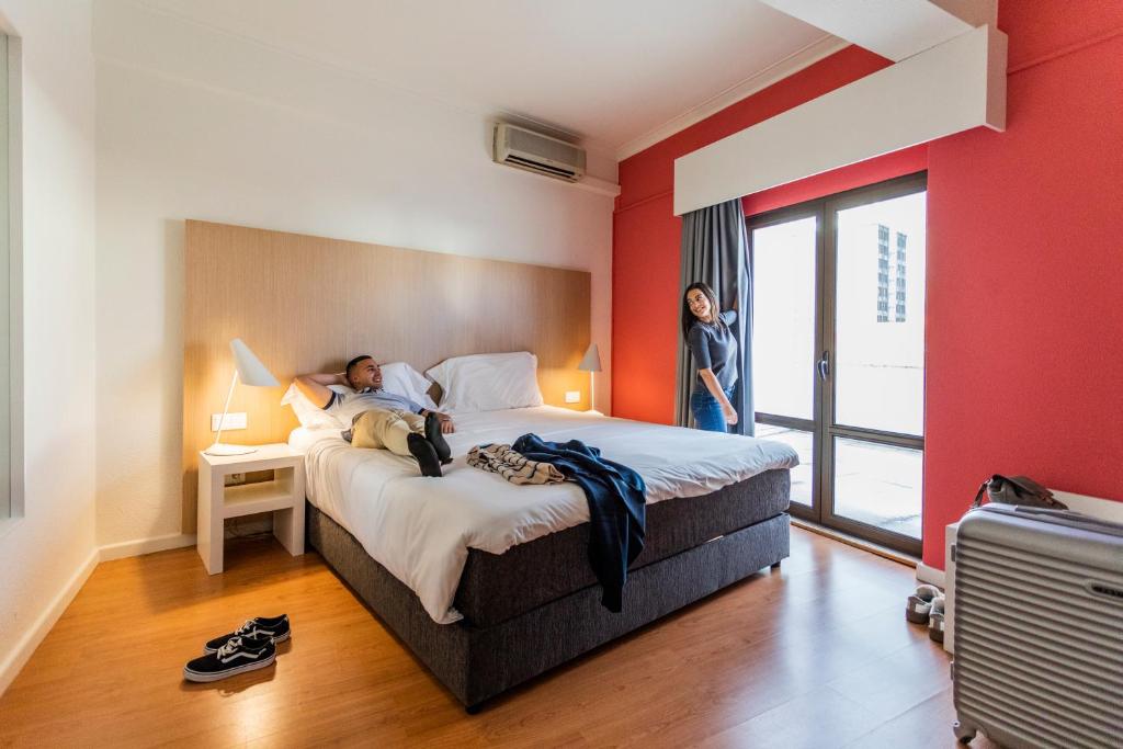 Stay Hotel review chi tiết về phòng nghỉ và dịch vụ