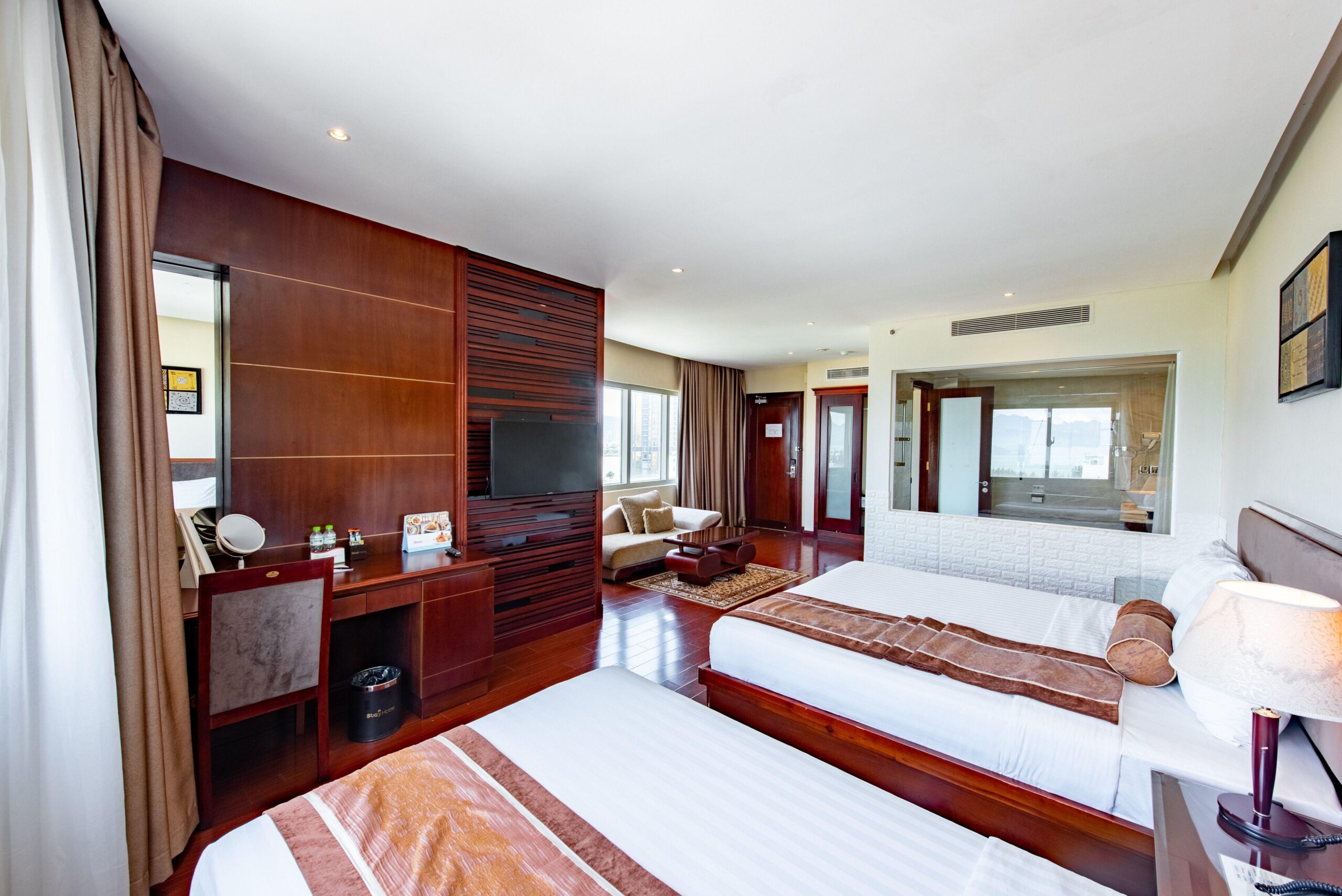 Stay Hotel review chi tiết về phòng nghỉ và dịch vụ
