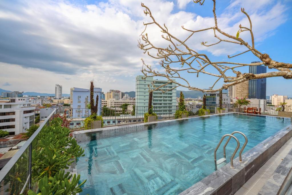 Vernal Hotel & Apartment Da Nang chi tiết từ A đến Z